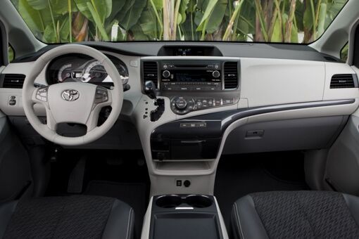 Штатна магнітола Baxster BMS-B1509-202 Toyota Sienna 10-14