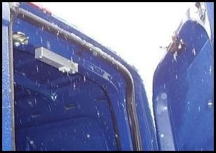 Замок Knock N’Lock для засувних та розстібних дверей комерційних авто