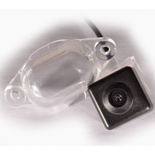 Камера заднего вида IL Trade 88815 Nissan X-Trail (T30) (01-07)