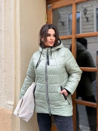 Стильна утеплена куртка з капюшоном розміри 52-66