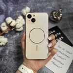 Матовий чохол MagSafe мінімалістичний дизайн захист і стиль Lume Case для iPhone 14 Plus Gold