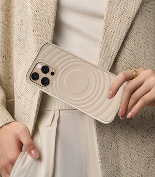 Протиударний силіконовий чохол з MagSafe Fantastic для iPhone 15 Gold