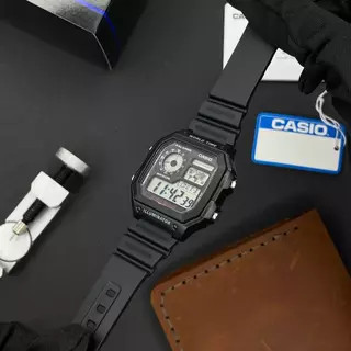 Чоловічий годинник Casio AE-1200WH-1A