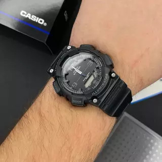 Чоловічий годинник Casio AQ-S810W-1A2