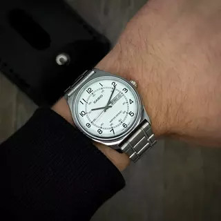 Чоловічий годинник Casio MTP-V006D-7B