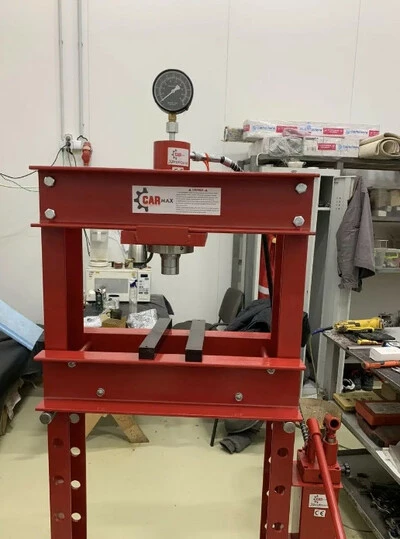 Гідравлічний прес на 30 тон Пересувний циліндр Дві швидкості