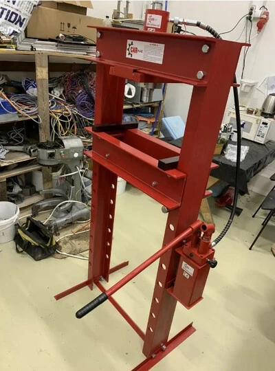 Гідравлічний прес на 30 тон Пересувний циліндр Дві швидкості