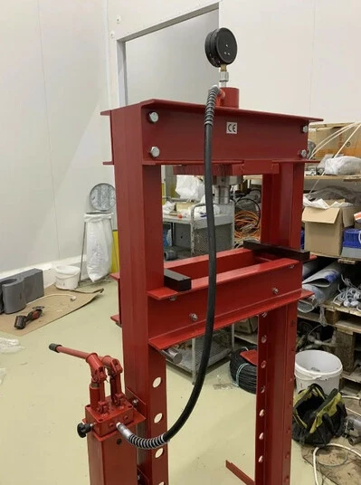 Гідравлічний прес на 30 тон Пересувний циліндр Дві швидкості