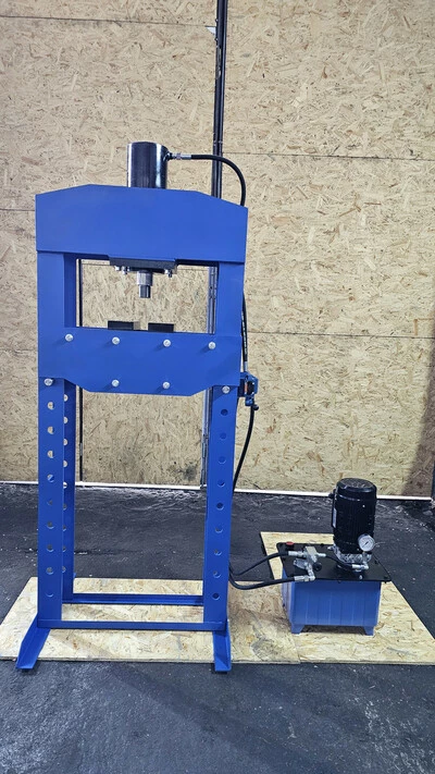 Електрогідравлічний прес 20т, хід штоку 300 мм, швидкість опускання 10мм/сек, Маслостанція 220/380 В
