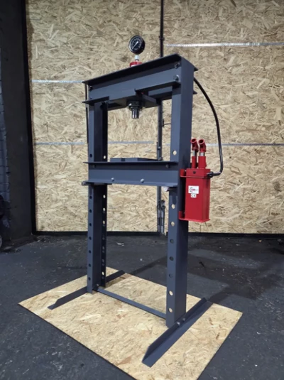 Гідравлічний підлоговий прес для СТО 20 тон Швелер 120 мм