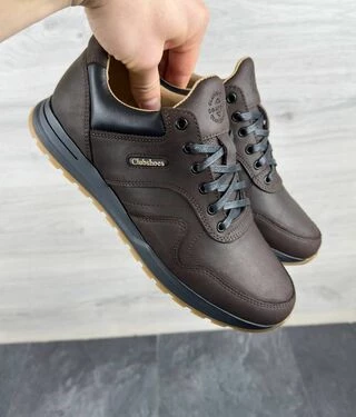 Чоловічі шкіряні кросівки