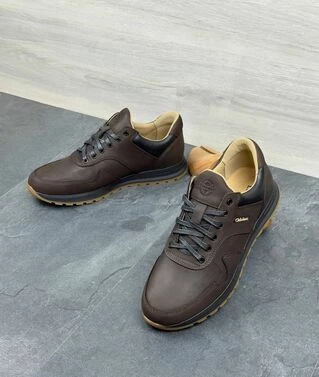 Чоловічі шкіряні кросівки